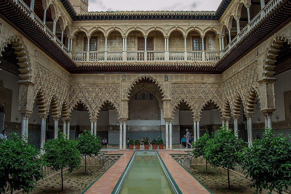 Real Alcázar, Patio de las Doncellas